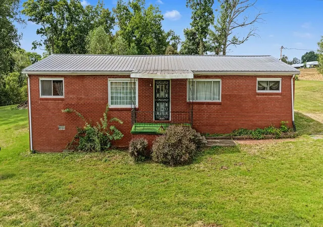 Photo 1 of Single family home for sale at 2585 Gracey Herndon Rd, Gracey, KY 42232 | MLS# 3602286 | Listing updated on 2026-09-29