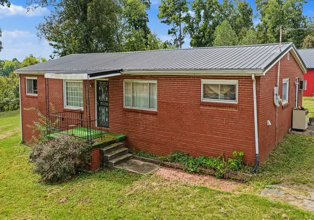 Photo 2 of Single family home for sale at 2585 Gracey Herndon Rd, Gracey, KY 42232 | MLS# 3602286 | Listing updated on 2026-09-29