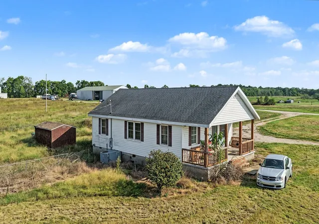 Photo 3 of Single family home for sale at 1720 Loop Ln, Gracey, KY 42232 | MLS# 3602294 | Listing updated on 2026-10-01