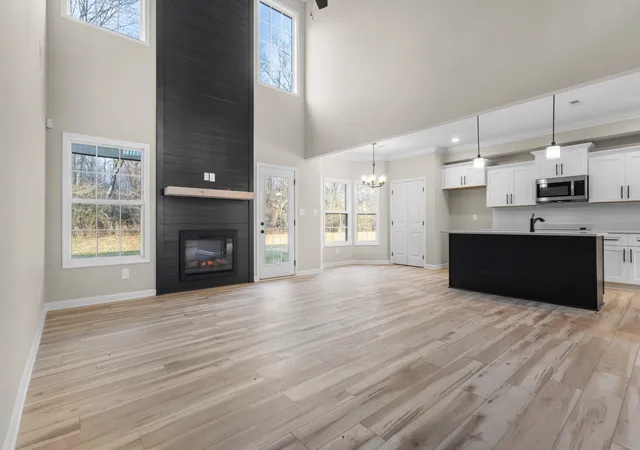 Photo 4 of Single family home for sale at 1326 English Oak Dr, Clarksville, TN 37043 | MLS# 3602296 | Listing updated on 2026-10-28