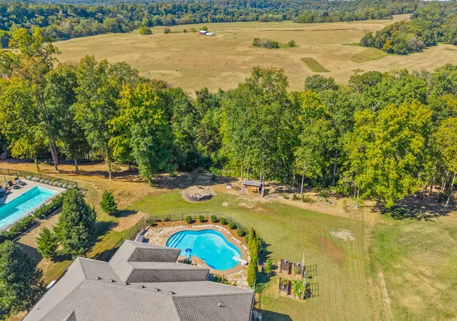 Photo 2 of Single family home for sale at 982 Red Blf Way, Adams, TN 37010 | MLS# 3603318 | Listing updated on 2026-10-04