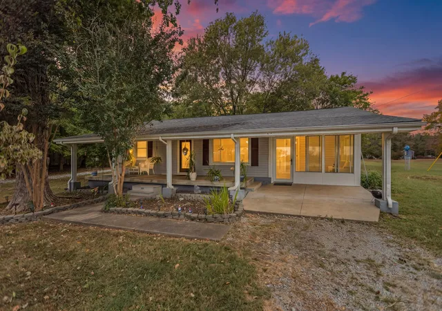 Photo 1 of Single family home for sale at 135 Mullins Chapel Rd, Shelbyville, TN 37160 | MLS# 3602319 | Listing updated on 2026-09-29