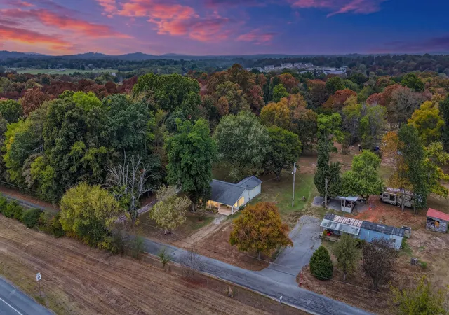 Photo 4 of Single family home for sale at 135 Mullins Chapel Rd, Shelbyville, TN 37160 | MLS# 3602319 | Listing updated on 2026-09-29