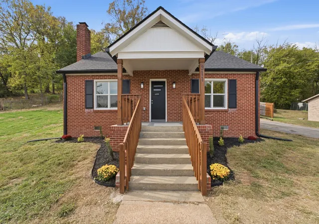 Photo 2 of Single family home for sale at 311 Edgewood Ave, Mount Pleasant, TN 38474 | MLS# 3610237 | Listing updated on 2026-10-29