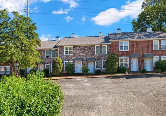 Photo 2 of Condo for sale at 2714 Linmar Ave, Nashville, TN 37215 | MLS# 3603567 | Listing updated on 2026-10-06