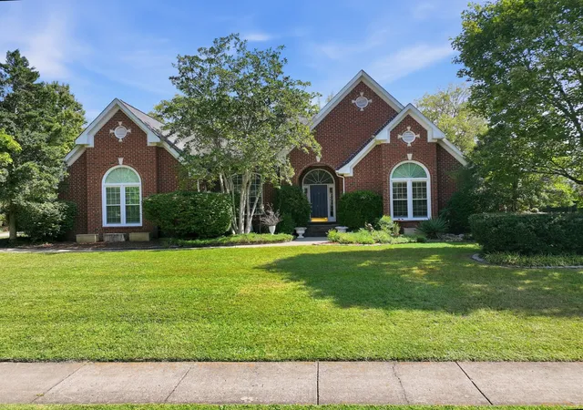Photo 3 of Single family home for sale at 2914 Saint Johns Dr, Murfreesboro, TN 37129 | MLS# 3612703 | Listing updated on 2026-10-07