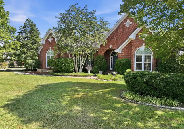 Photo 4 of Single family home for sale at 2914 Saint Johns Dr, Murfreesboro, TN 37129 | MLS# 3612703 | Listing updated on 2026-10-07