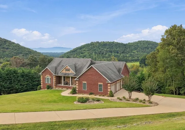 Single family home for sale at 323 Independence Dr, Jefferson City, TN 37760 | MLS# 3602333