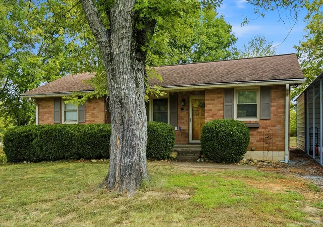 Single family home for sale at 945 Bowling Branch Rd, Cottontown, TN 37048 | MLS# 3602344