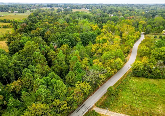 Photo 3 of Single family home for sale at 945 Bowling Branch Rd, Cottontown, TN 37048 | MLS# 3602344 | Listing updated on 2026-10-06