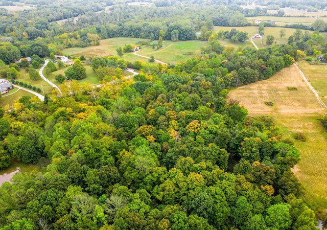 Photo 4 of Single family home for sale at 945 Bowling Branch Rd, Cottontown, TN 37048 | MLS# 3602344 | Listing updated on 2026-10-06