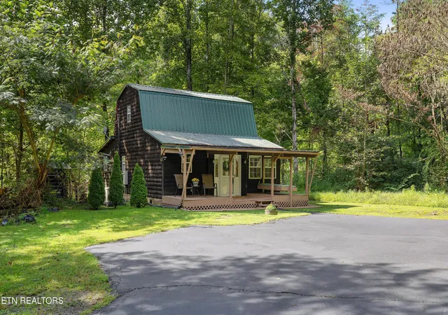 Photo 2 of Single family home for sale at 1105 Silver Poplar Ln, Sevierville, TN 37876 | MLS# 3602345 | Listing updated on 2026-09-28
