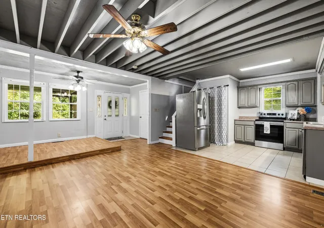 Photo 3 of Single family home for sale at 1105 Silver Poplar Ln, Sevierville, TN 37876 | MLS# 3602345 | Listing updated on 2026-09-28