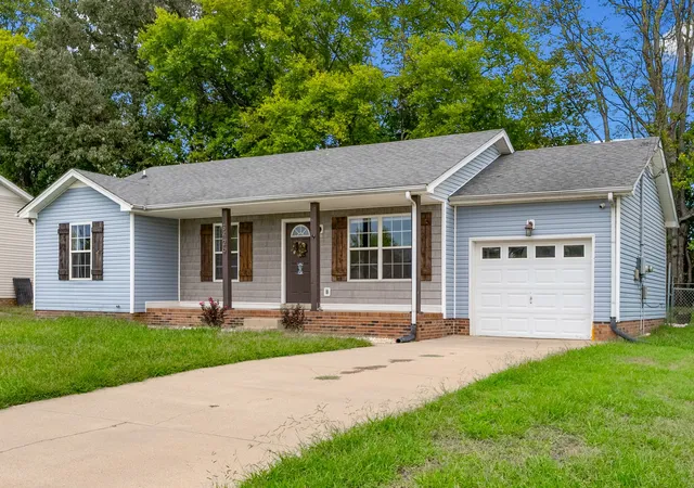 Photo 2 of Single family home for sale at 3429 Sandpiper Dr, Clarksville, TN 37042 | MLS# 3602352 | Listing updated on 2026-10-29