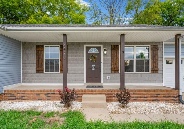 Photo 3 of Single family home for sale at 3429 Sandpiper Dr, Clarksville, TN 37042 | MLS# 3602352 | Listing updated on 2026-10-29