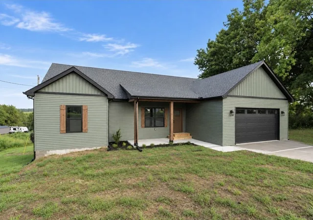Photo 2 of Single family home for sale at 1496 Jones Crk Rd, Dickson, TN 37055 | MLS# 3611339 | Listing updated on 2026-10-04