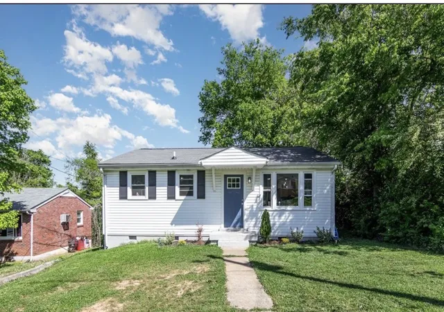 Photo 1 of Single family home for sale at 519 Washington Ct, Clarksville, TN 37040 | MLS# 3610109 | Listing updated on 2026-10-02