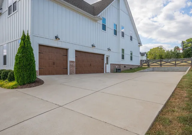 Photo 4 of Single family home for sale at 1209 Cliff Amos Rd, Spring Hill, TN 37174 | MLS# 3603173 | Listing updated on 2026-10-20