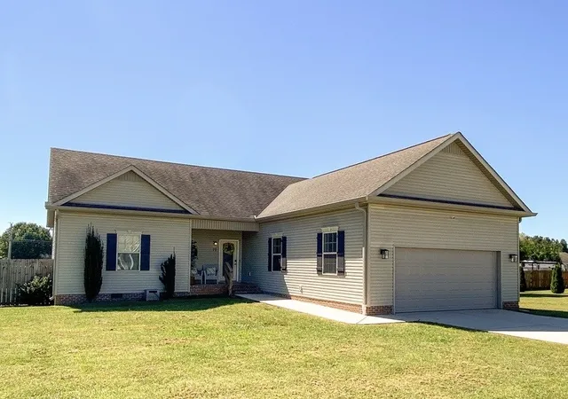 Photo 2 of Single family home for sale at 79 Charlotte Dr, Winchester, TN 37398 | MLS# 3602829 | Listing updated on 2026-09-29