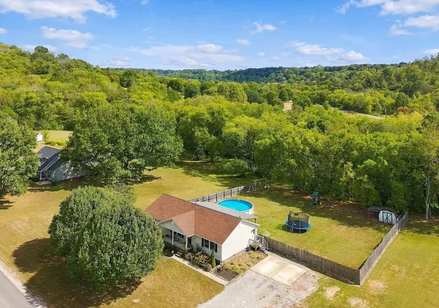Photo 2 of Single family home for sale at 106 Fieldstone Dr, Pulaski, TN 38478 | MLS# 3610438 | Listing updated on 2026-10-09