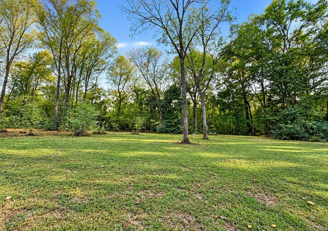 Photo 2 of Single family home for sale at 6734 Highway 41 N, Cedar Hill, TN 37032 | MLS# 3610094 | Listing updated on 2026-10-13