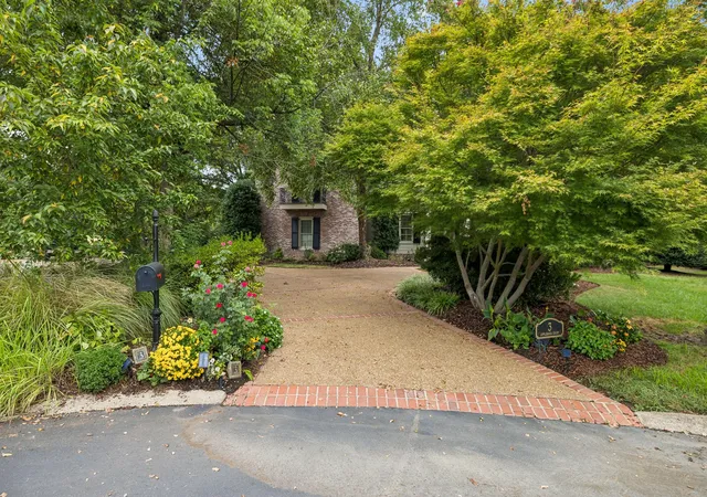 Photo 3 of Single family home for sale at 3 Applerock Ct, Brentwood, TN 37027 | MLS# 3626143 | Listing updated on 2026-10-29