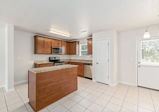 Photo 4 of Single family home for sale at 2515 Queen Bee Dr, Columbia, TN 38401 | MLS# 3610081 | Listing updated on 2026-10-16