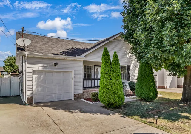 Photo 2 of Single family home for sale at 137 Union Hall Rd, Clarksville, TN 37040 | MLS# 3610998 | Listing updated on 2026-10-09