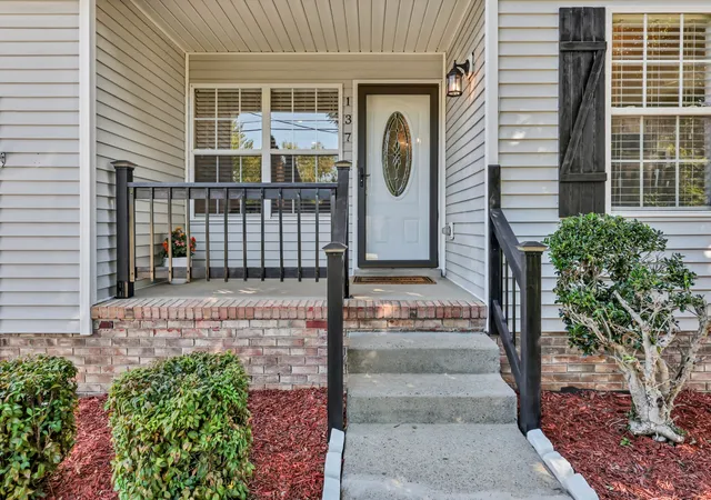 Photo 3 of Single family home for sale at 137 Union Hall Rd, Clarksville, TN 37040 | MLS# 3610998 | Listing updated on 2026-10-09