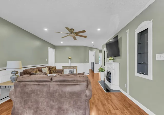 Photo 4 of Single family home for sale at 137 Union Hall Rd, Clarksville, TN 37040 | MLS# 3610998 | Listing updated on 2026-10-09