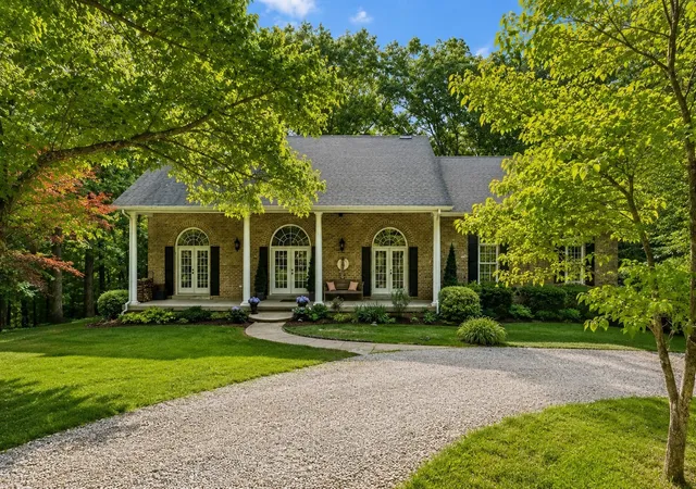 Photo 1 of Single family home for sale at 6045 Carter Ln, Franklin, TN 37064 | MLS# 3602934 | Listing updated on 2026-10-16