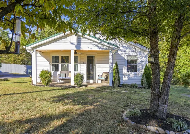 Photo 4 of Single family home for sale at 905 S Russell St, Portland, TN 37148 | MLS# 3602915 | Listing updated on 2026-10-09