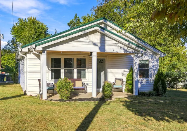 Photo 1 of Single family home for sale at 905 S Russell St, Portland, TN 37148 | MLS# 3602915 | Listing updated on 2026-10-10
