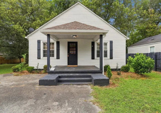 Photo 1 of Single family home for sale at 417 Laura Ave, Winchester, TN 37398 | MLS# 3602587 | Listing updated on 2026-09-29