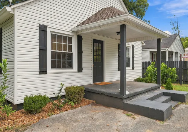 Photo 2 of Single family home for sale at 417 Laura Ave, Winchester, TN 37398 | MLS# 3602587 | Listing updated on 2026-09-29