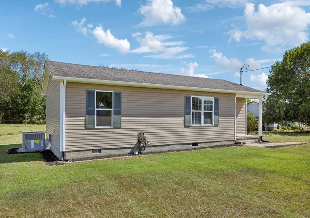 Photo 3 of Single family home for sale at 181 S C St, Hillsboro, TN 37342 | MLS# 3602631 | Listing updated on 2026-10-08