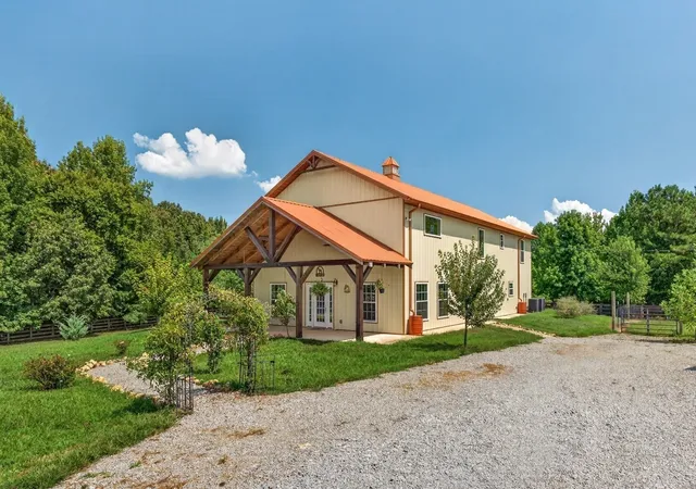 Photo 3 of Single family home for sale at 1241 Johnson Branch Rd, Pulaski, TN 38478 | MLS# 3602647 | Listing updated on 2026-10-07