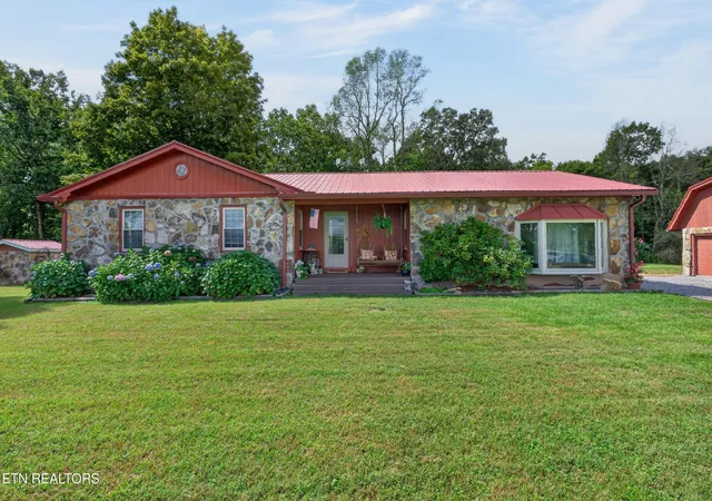 Photo 3 of Single family home for sale at 1093 Pomona Rd, Crossville, TN 38571 | MLS# 3602474 | Listing updated on 2026-09-29