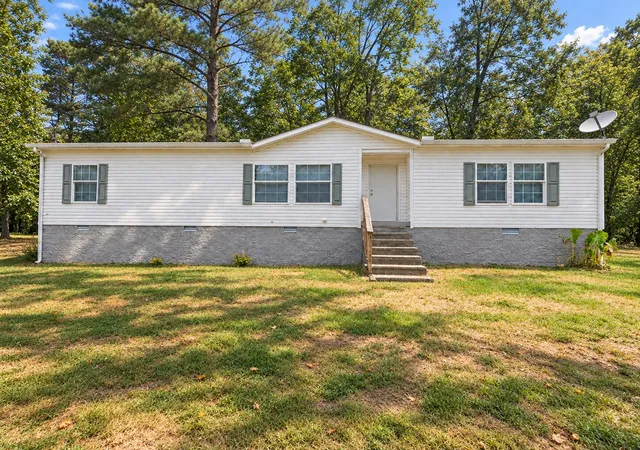 Photo 1 of Manufactured home for sale at 225 Pineview Rd, Linden, TN 37096 | MLS# 3602514 | Listing updated on 2026-09-29