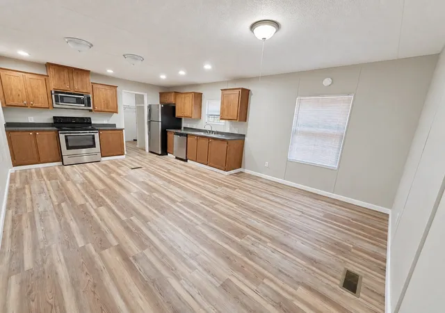 Photo 3 of Manufactured home for sale at 225 Pineview Rd, Linden, TN 37096 | MLS# 3602514 | Listing updated on 2026-09-29