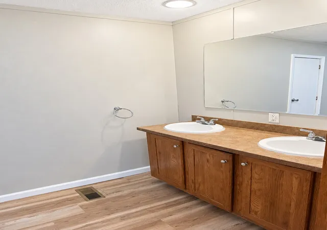 Photo 4 of Manufactured home for sale at 225 Pineview Rd, Linden, TN 37096 | MLS# 3602514 | Listing updated on 2026-09-29