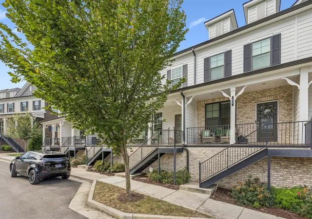 Photo 3 of Townhouse for sale at 424 Portsdale Dr, Brentwood, TN 37027 | MLS# 3611401 | Listing updated on 2026-10-06