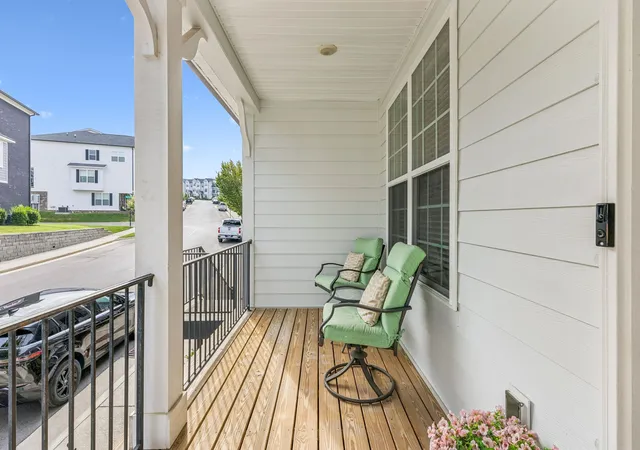 Photo 3 of Townhouse for sale at 424 Portsdale Dr, Brentwood, TN 37027 | MLS# 3611401 | Listing updated on 2026-10-06