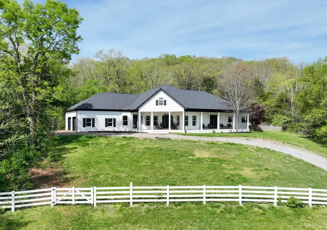 Photo 1 of Single family home for sale at 4321 Long Ln, Franklin, TN 37064 | MLS# 3620066 | Listing updated on 2026-10-18