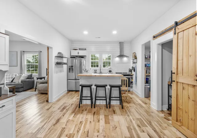 Photo 4 of Single family home for sale at 607 Old Columbia Rd, Unionville, TN 37180 | MLS# 3603303 | Listing updated on 2026-10-09