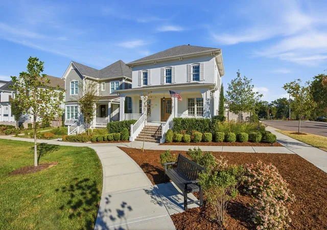 Photo 4 of Single family home for sale at 1108 Southbrooke Blvd, Franklin, TN 37064 | MLS# 3602916 | Listing updated on 2026-10-08