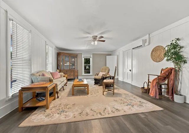 Photo 4 of Single family home for sale at 525 Water St, Charlotte, TN 37036 | MLS# 3610936 | Listing updated on 2026-10-02