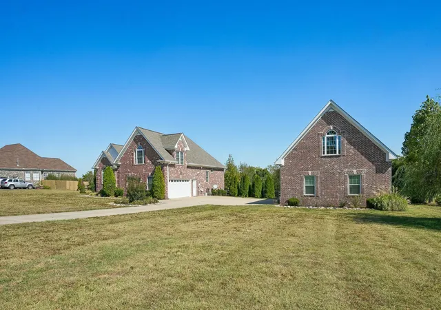 Photo 3 of Single family home for sale at 111 Spencer Spgs, Gallatin, TN 37066 | MLS# 3615368 | Listing updated on 2026-10-08