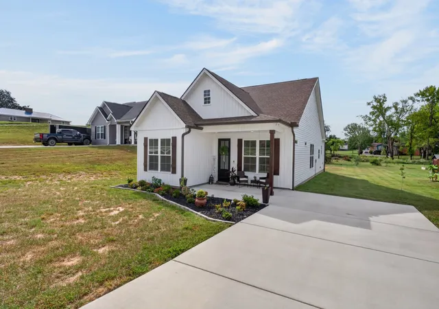 Photo 3 of Single family home for sale at 119 Lagoon Dr, Mc Minnville, TN 37110 | MLS# 3603794 | Listing updated on 2026-10-01