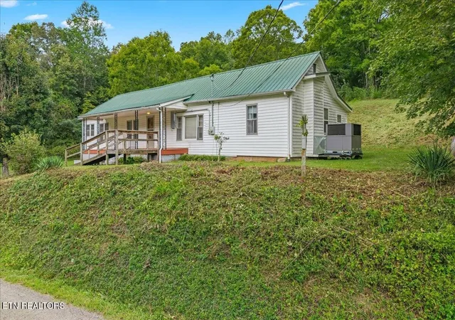 Photo 3 of Single family home for sale at 1352 Wilson Sta Rd, Englewood, TN 37329 | MLS# 3602556 | Listing updated on 2026-09-29